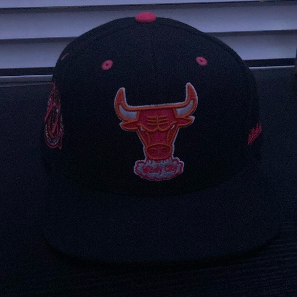 Chicago Bulls Cap (Fitted 7 1/4) - Picture 1 of 4